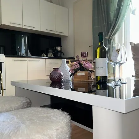 Apartman Lux Apartment *